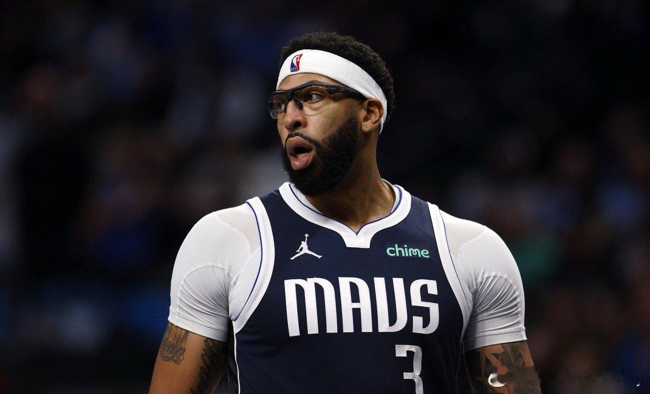 超市+1！Marc Stein：独行侠愿意交易除弗拉格和欧文外的所有球员。浓眉戴