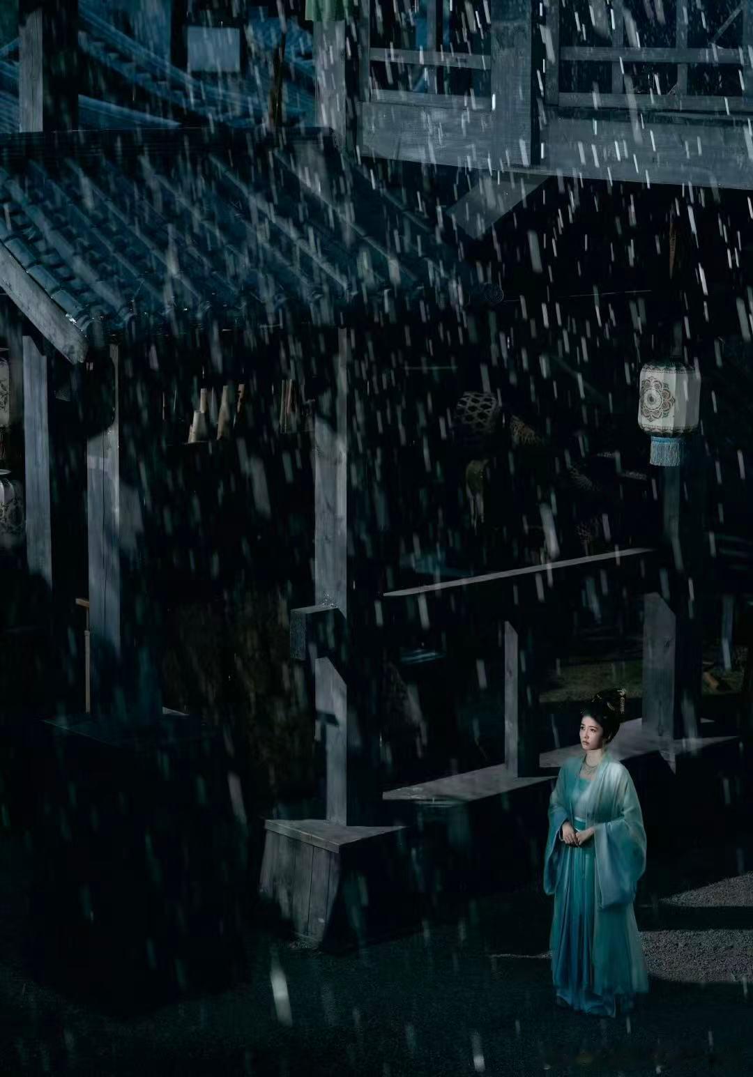 白鹿莫离杀青单人剧照 ​​​鹿鹿这张脸简直太能打啦！单人杀青剧照高级又有质感，期