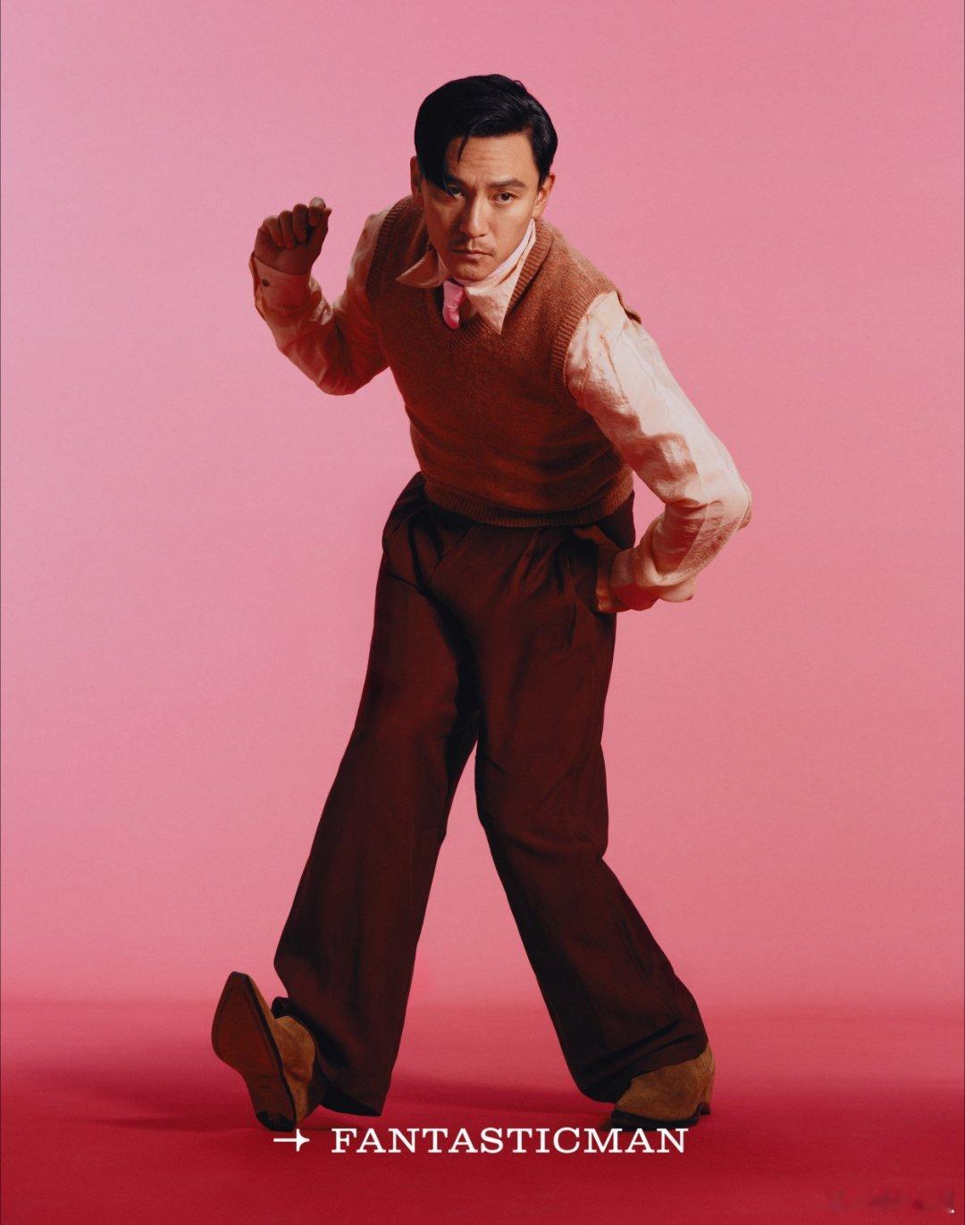 适配FantasticMan人文调性的一张封面！张震不靠夸张造型博眼球，仅凭松弛