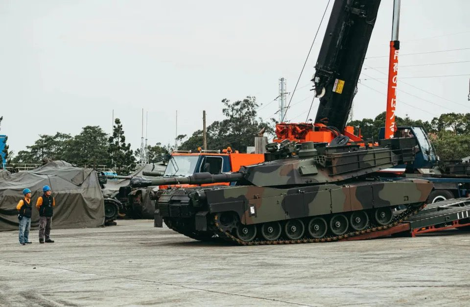 台军称首批美M1A2T坦克将抵台 将来这玩意儿是摆在T62和M26的中间，还是摆