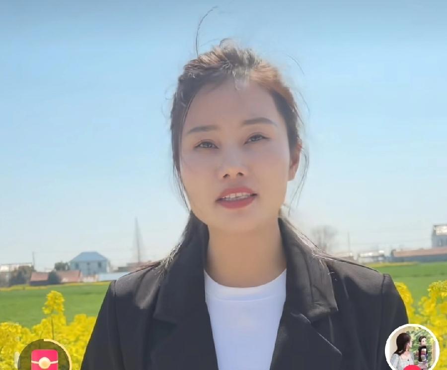 梅姨落网，寻亲圈纷纷视频发声，杨妞花拍的最好，身后油菜花太漂亮了，讲得也最全面最