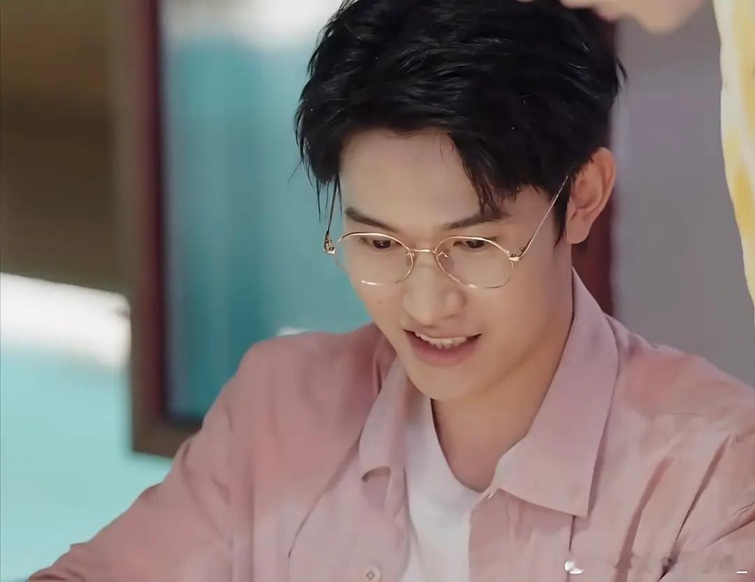 看方医生被淋的一身，真的很心疼一天下来尴尬的气息挥之不散啊被留在饭桌上起码半小时