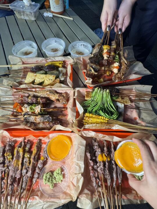 摩天轮下的湿辣牛肉，香到跺脚！