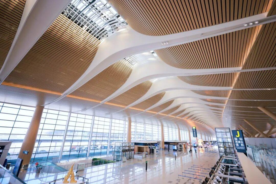 福州长乐机场成为全国第17个4F级机场，年旅客吞吐能力提升至3600万人次有效强