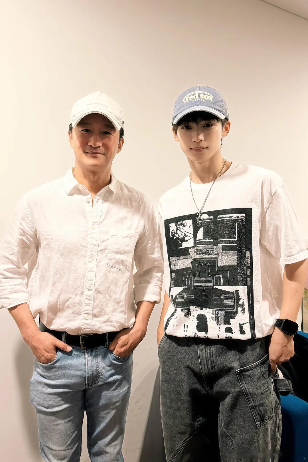梓渝晒和谢霆锋吴京合照内娱最有男人味的男人和内娱最有女人味的男人