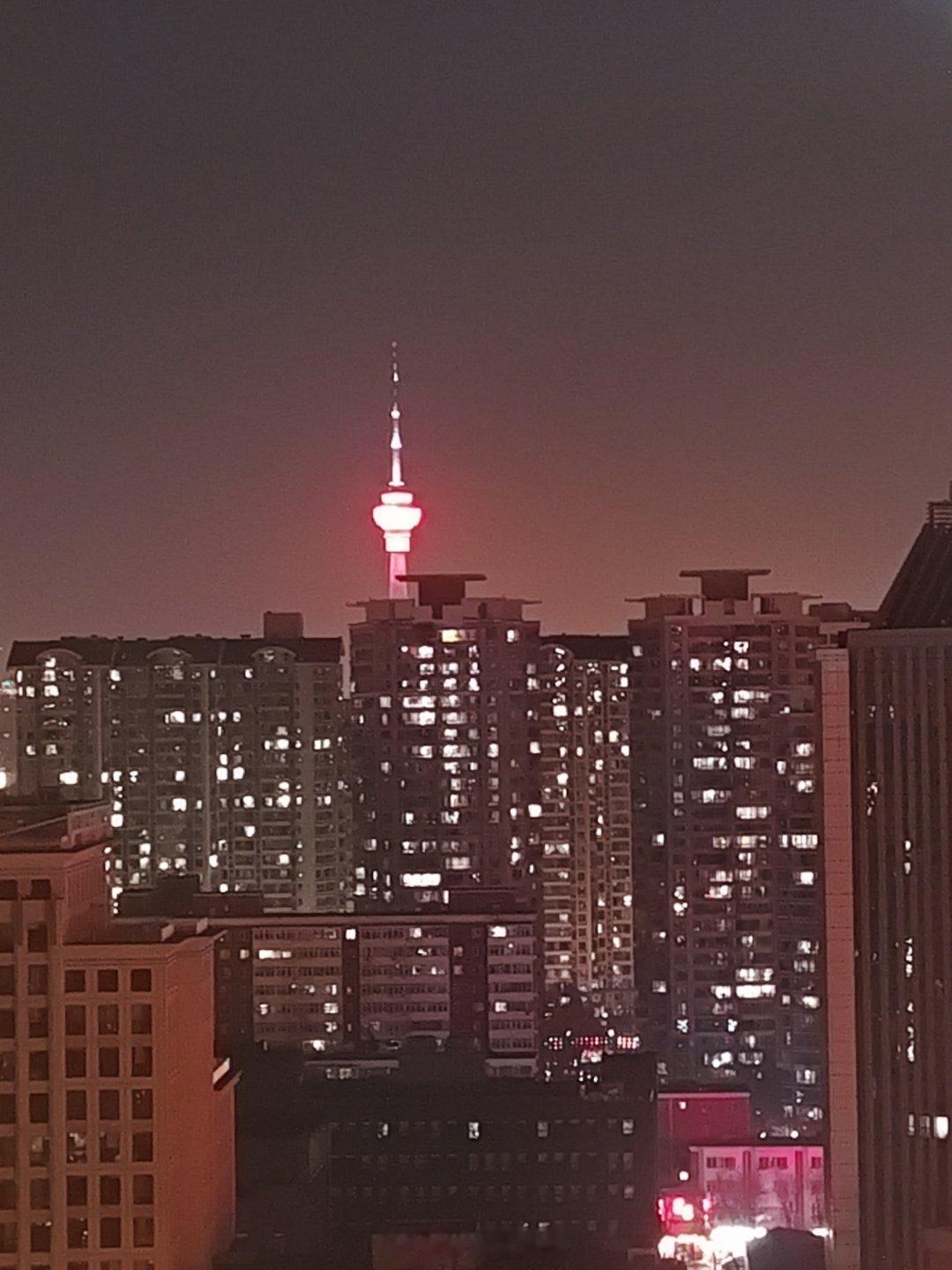 爬到顶楼的夜景美美哒[兔子][兔子][兔子] 