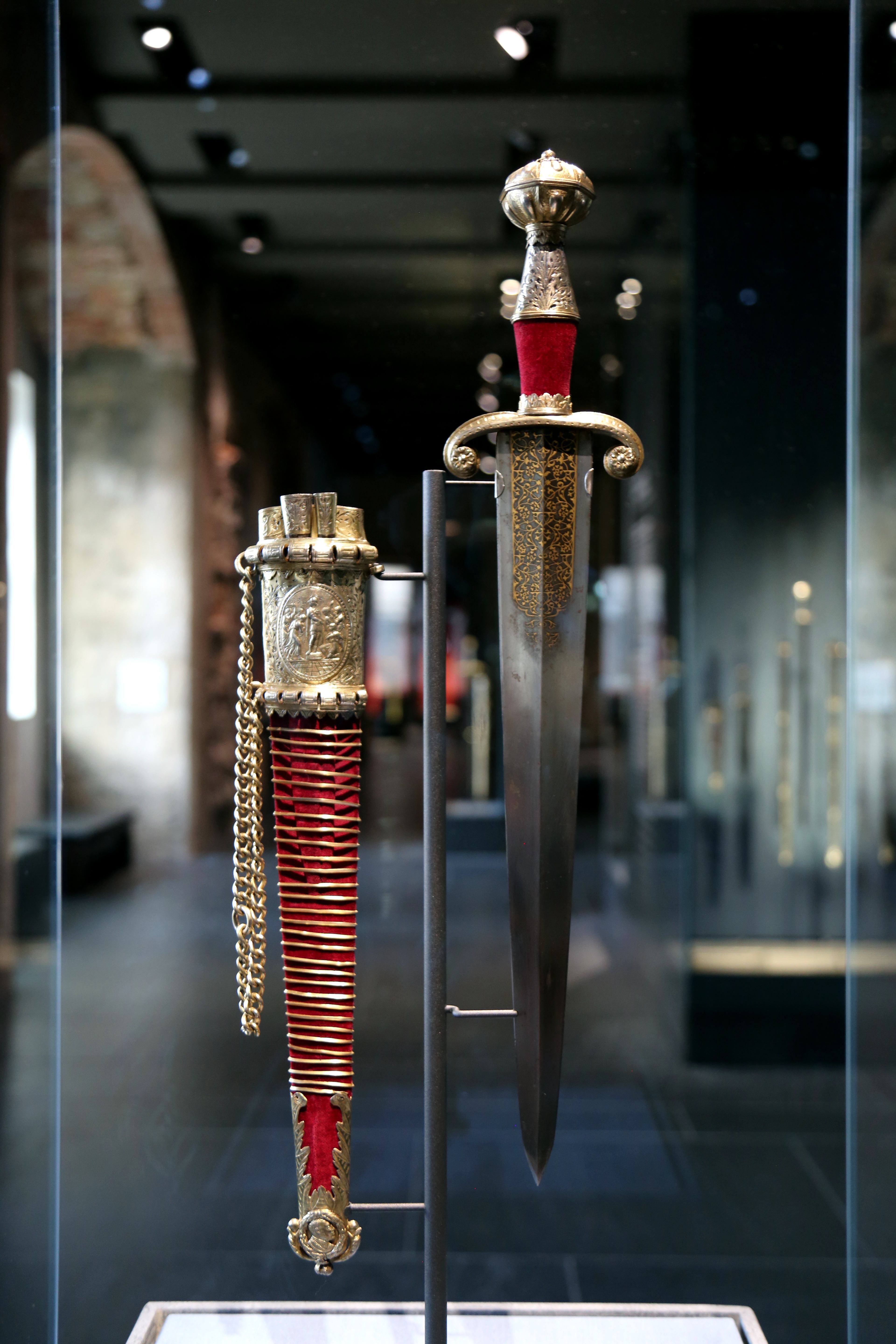 德国德累斯顿王宫博物馆收藏的16世纪中，德国南部制作的仪式短剑 