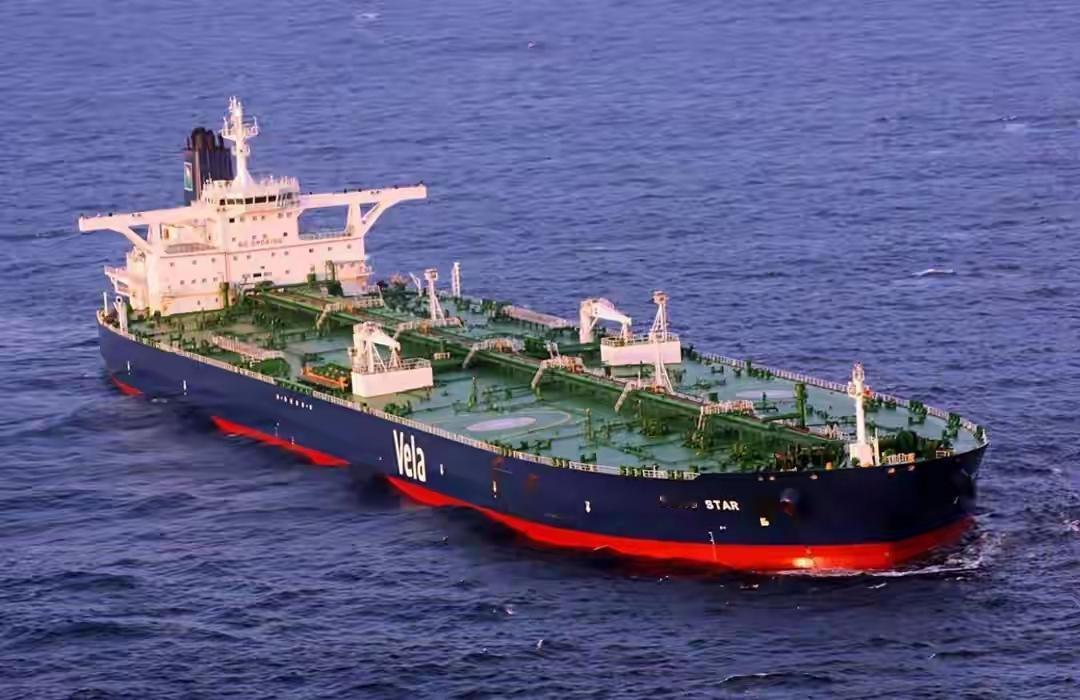 世界上因石油而乱，中国这边风景独好！
美国在中东挑起战事，致使全球石油陷入危机。