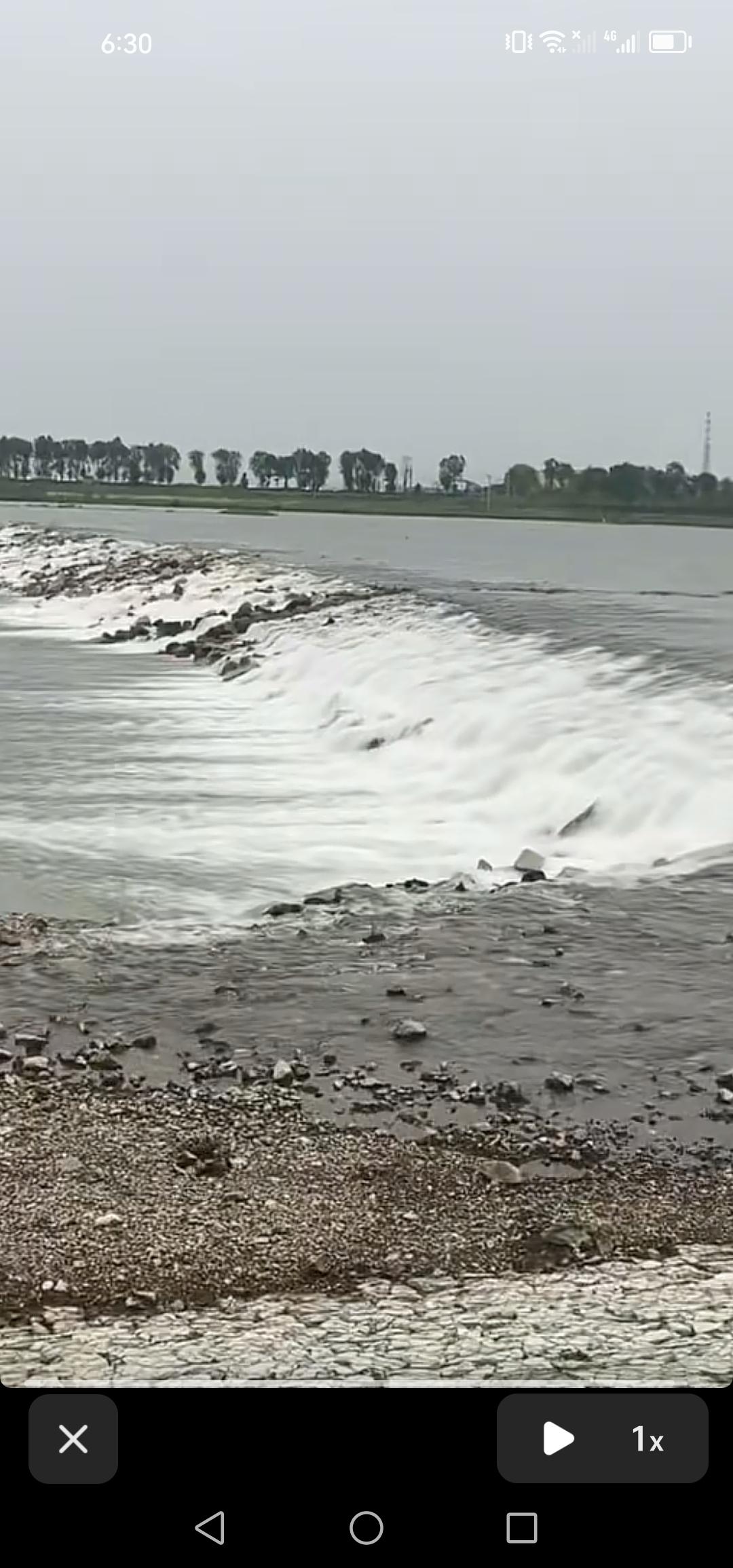 吉林市哨口村小瀑布爆火，相关基础规划也应跟上，打造露营地便是个不错的主意。

吉