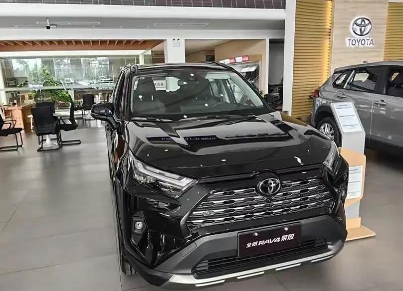 十四万？！不敢相信，曾经加价都要抢的丰田荣放，现在居然沦落到这地步！

这可是曾