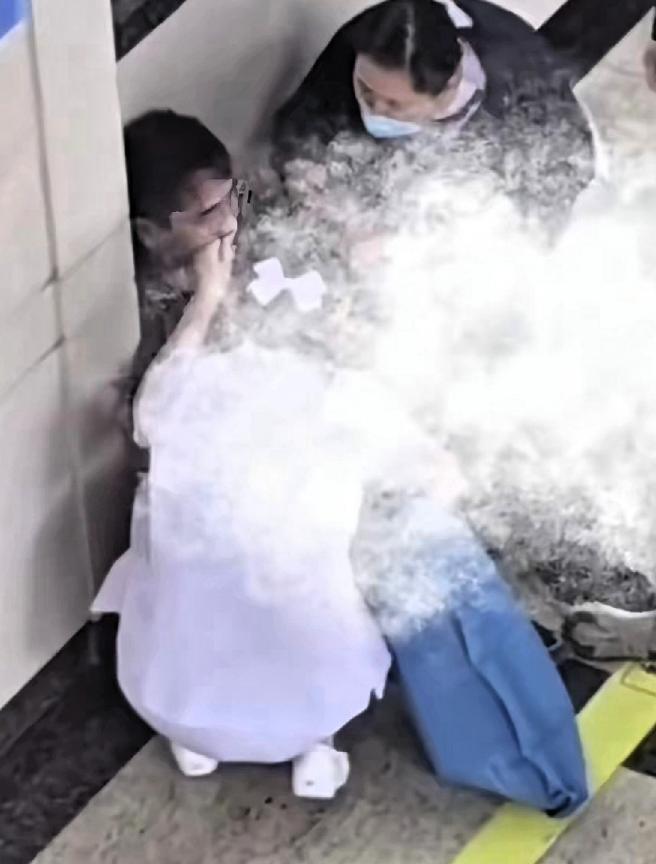 “她的私秘处让人看了，不过了，明天离婚！”吉林长春某医院，男子的陪妻子做彩超，妻