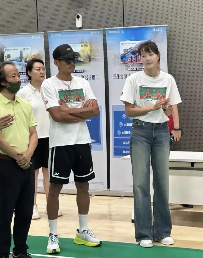 9年才看懂这盘大棋，谢杏芳的冷漠，彻底揭开林丹的“婚姻真相”。

前阵子林丹在海