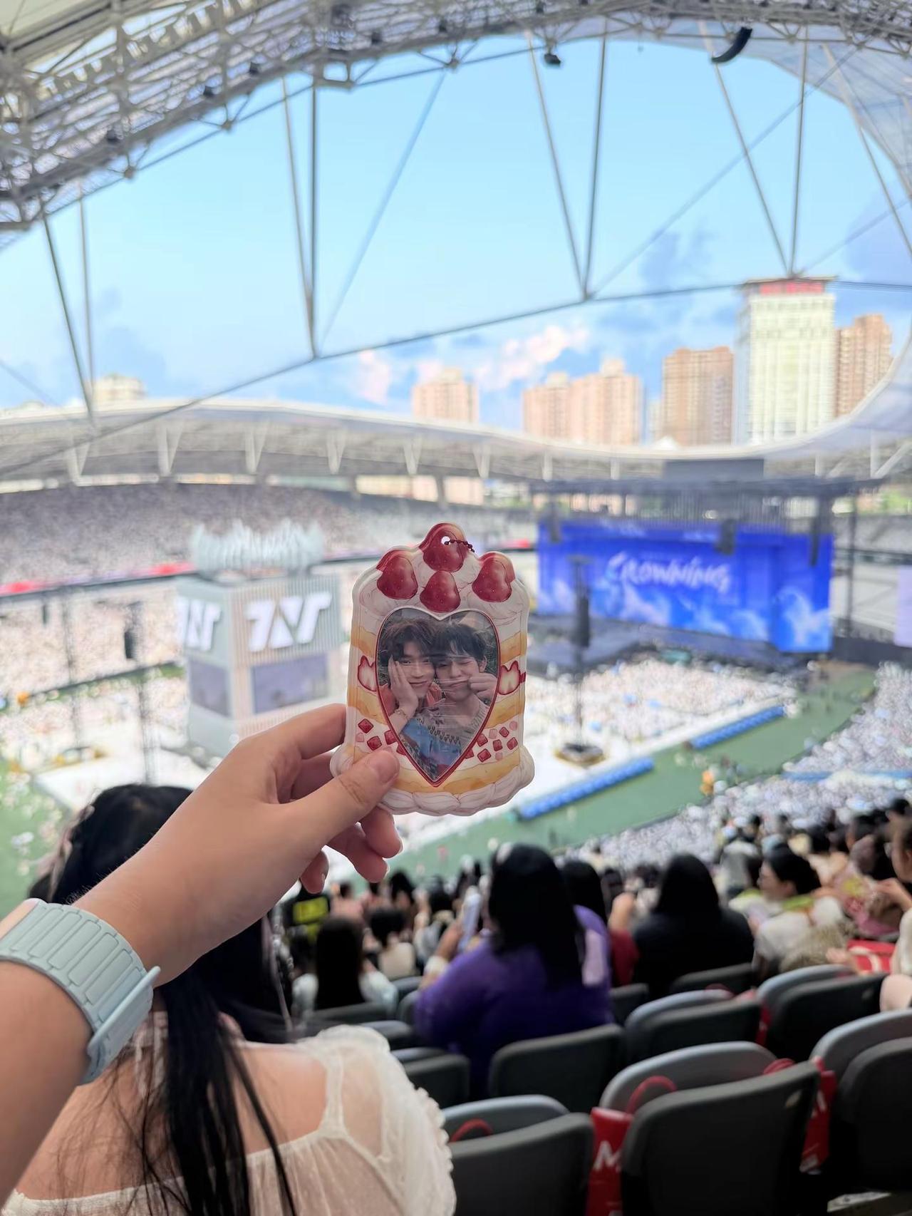 帮你们打卡了🤓。时代少年团演唱会