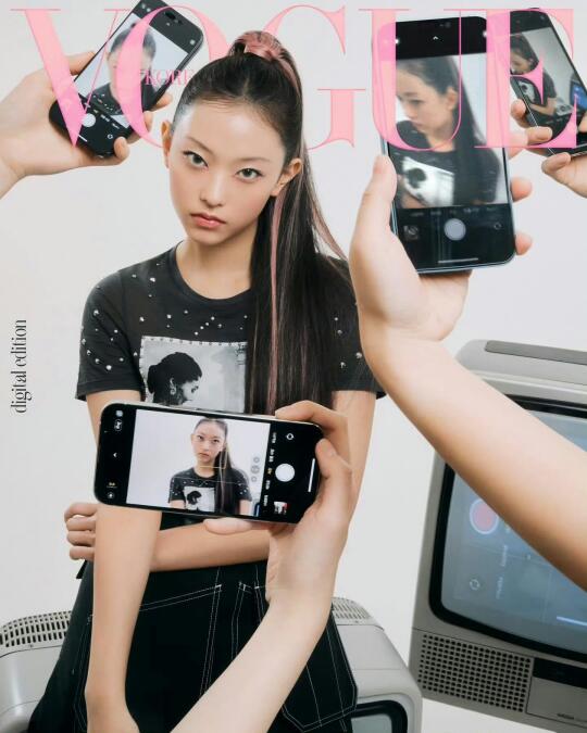 Haerin  X  Vogue Korea 2月电子刊封面大片