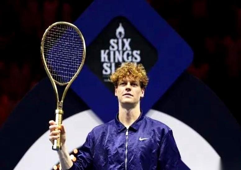 刚把你捧成国家英雄，一转头，就要收回你所有的荣誉。
意大利人这次是真的被伤透了心