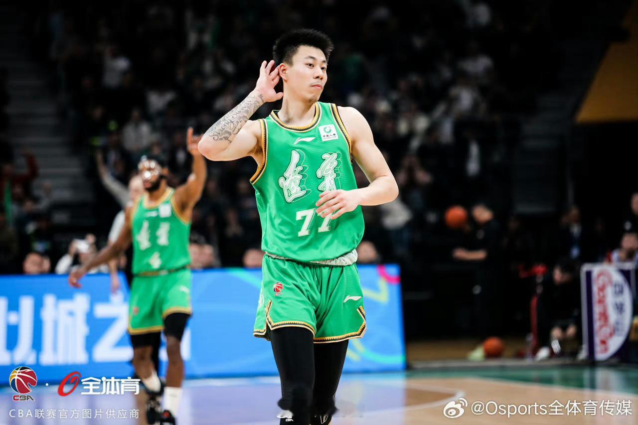 咱们自己的三分不开，关键时刻对于张镇麟的限制也不够～再练吧！#cba炫时刻##新