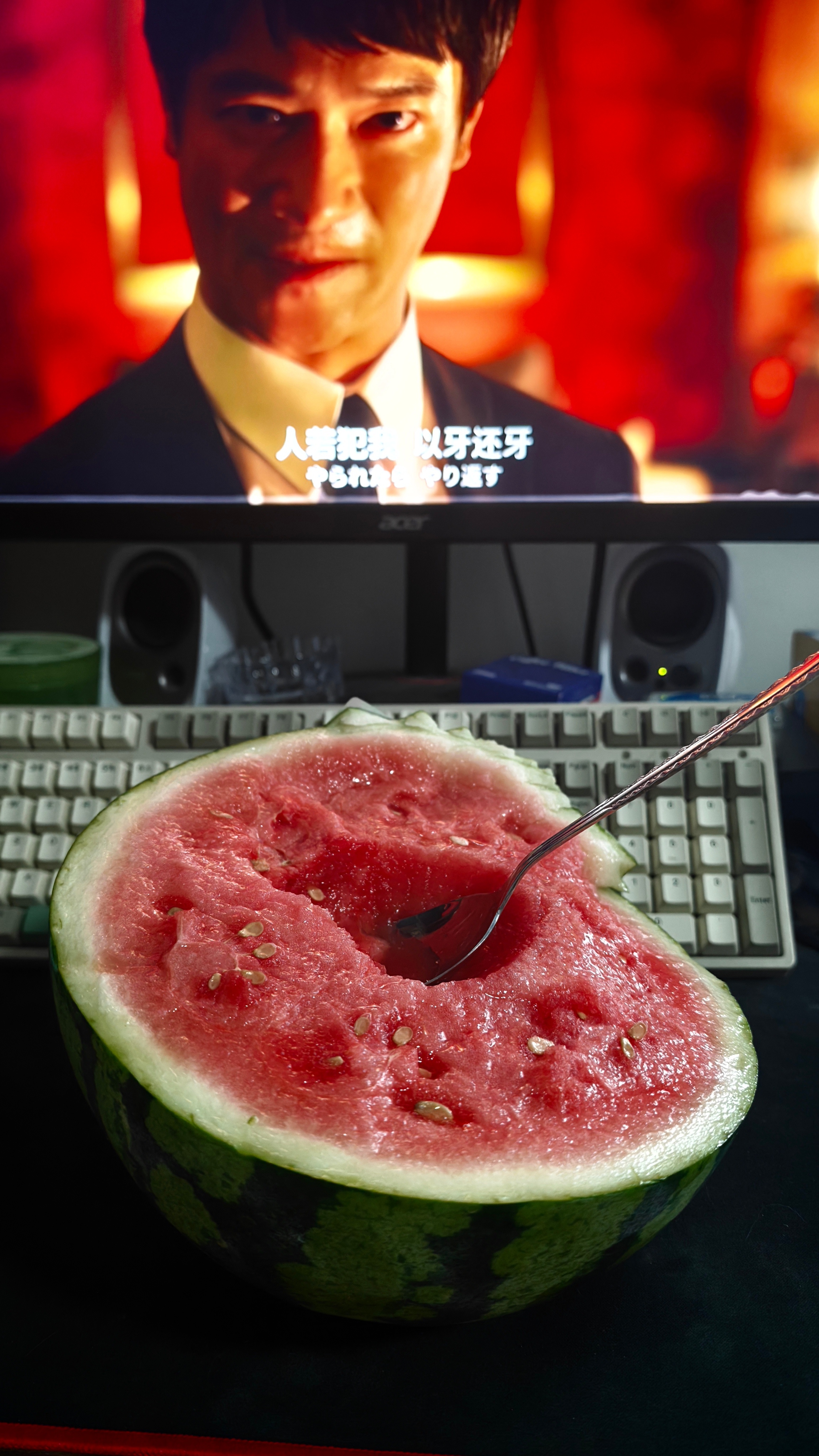 好久没买过整只西瓜抱着啃了 