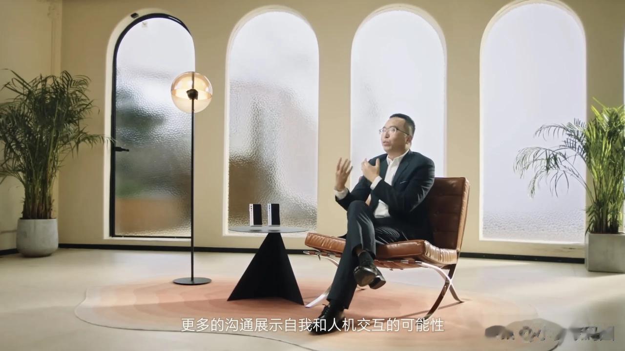 与其一成不变，不如尝试改变，赵明谈了几点荣耀什么发布钱包折叠屏的原因，在我看来这