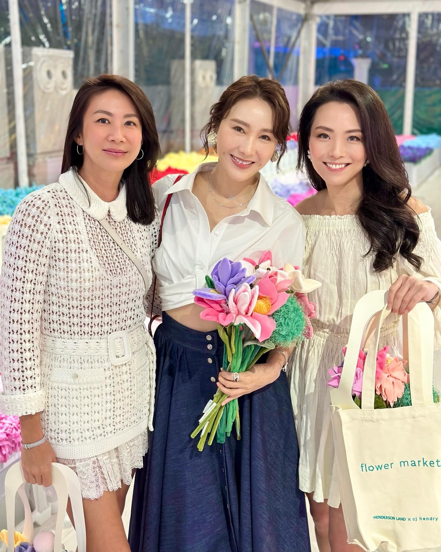 徐子淇、黎姿现身艺术展 