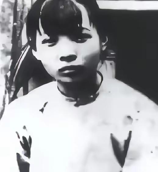 1927年9月，由于叛徒出卖，钟竹筠被敌人逮捕，被作为“共党要犯”押往北海。那年