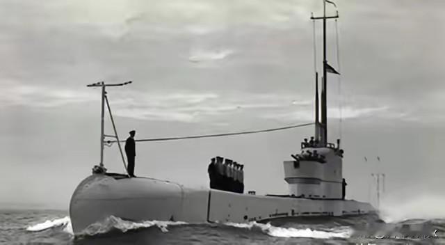 1972年，我国在威海卫海域打捞出一艘潜艇，拆解下908吨钢材，然而，英国首相却