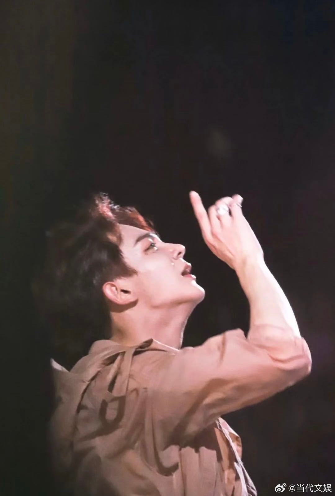 夏之光有医灵根也有舞灵根夏之光全方位展示天资 这个舞蹈实力真的绝绝子啊，他跳舞的