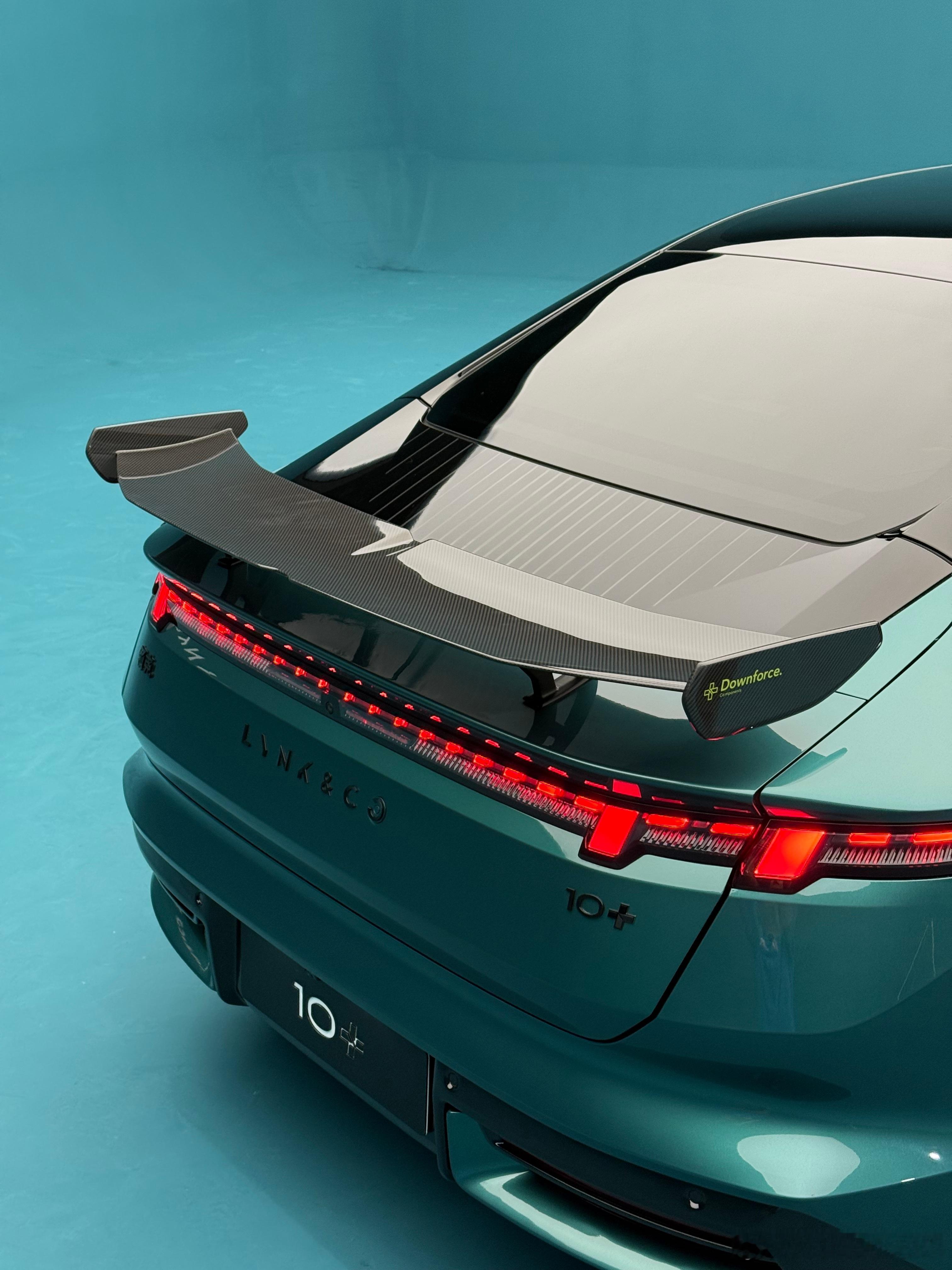 领克是不是合法的圆了很多年轻小伙子梦？原厂！碳纤维！手动可调！大尾翼！领克领克1