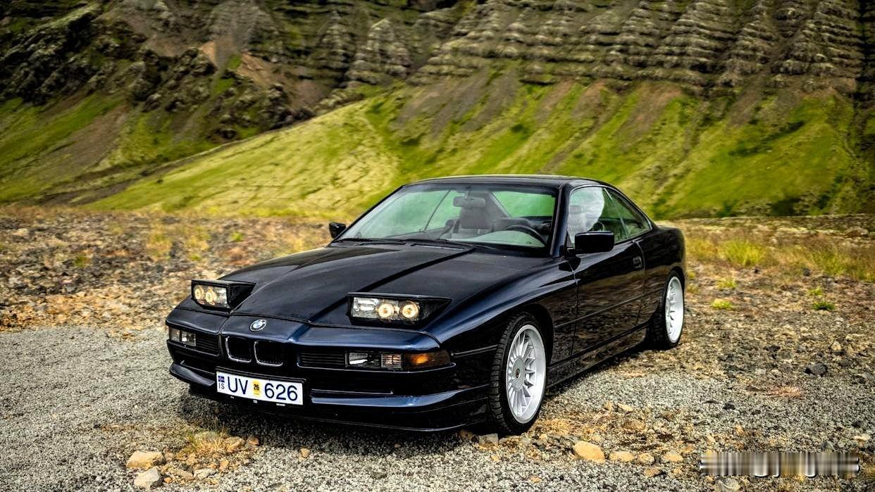 如今我们买车时，关注的焦点是大屏幕、驾驶辅助系统和流畅高效的性能。然而，问问那些