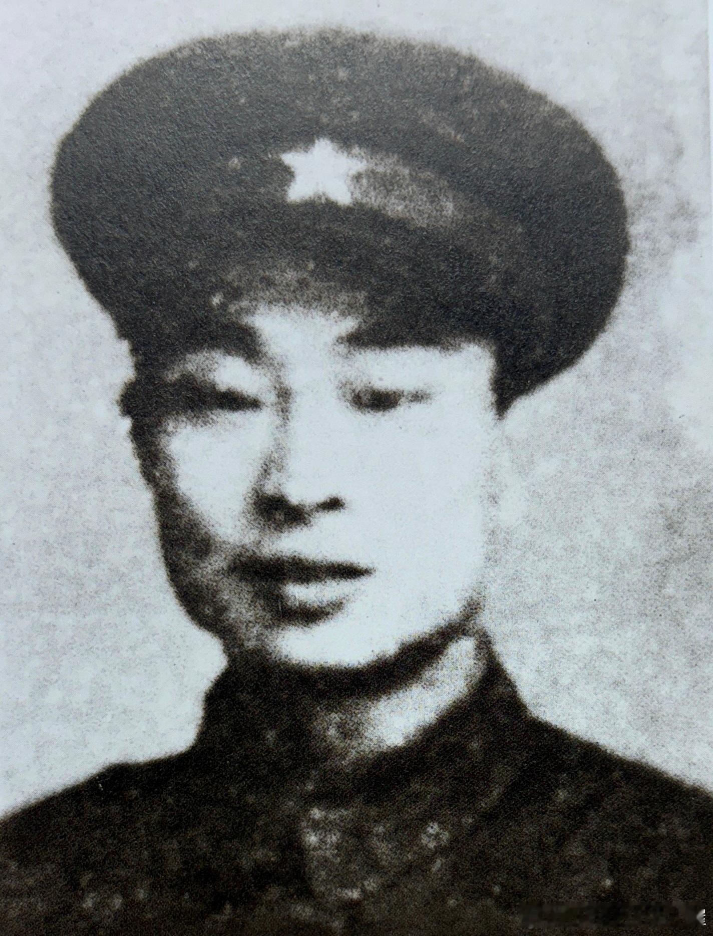 242团参谋长、渡江先遣大队大队长亚冰（后改名章尘，1921.3-2006.11