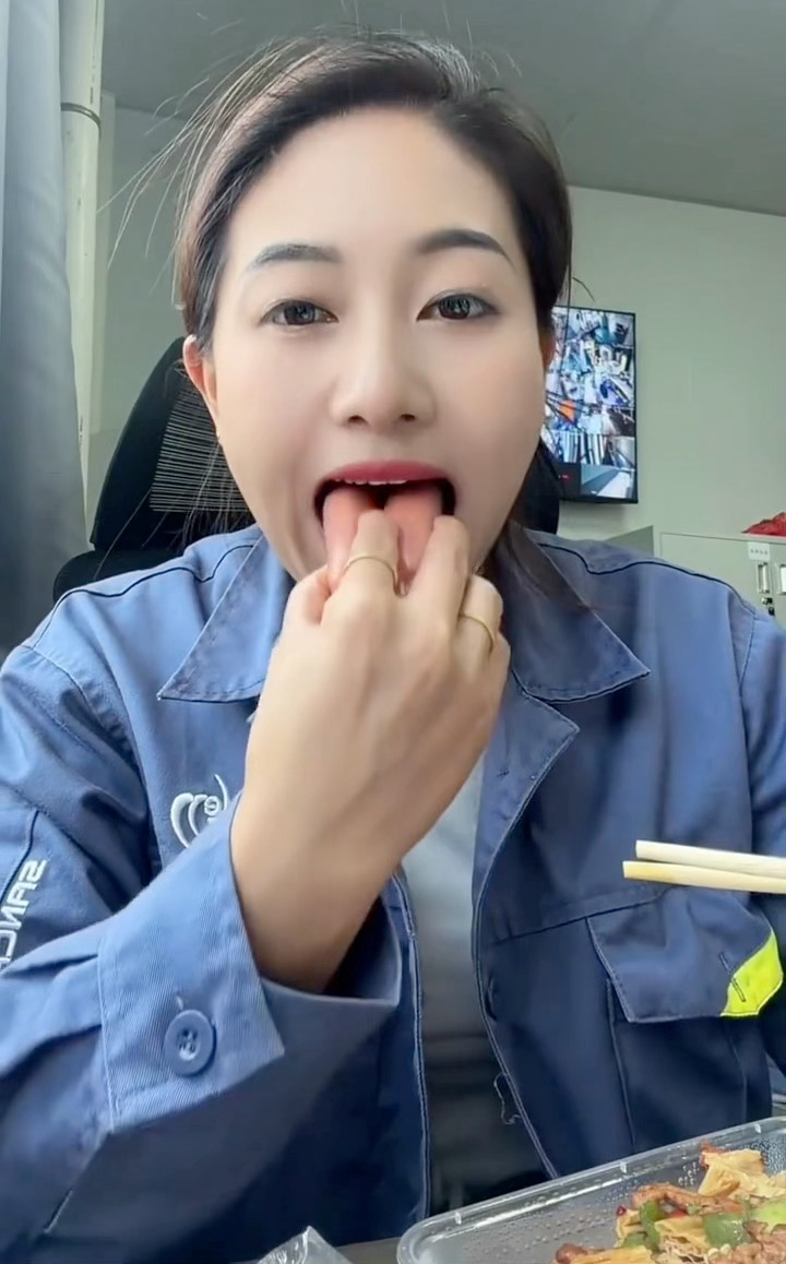 吃东西都不嚼一嚼吗？ 