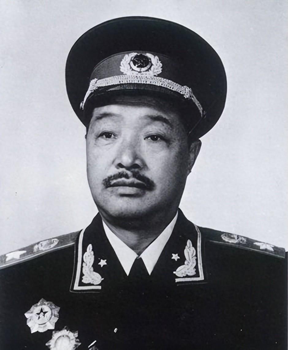 新中国成立后，贺龙特地找到彭德怀，开门见山：彭总，我想请你帮忙把一个人交给我！