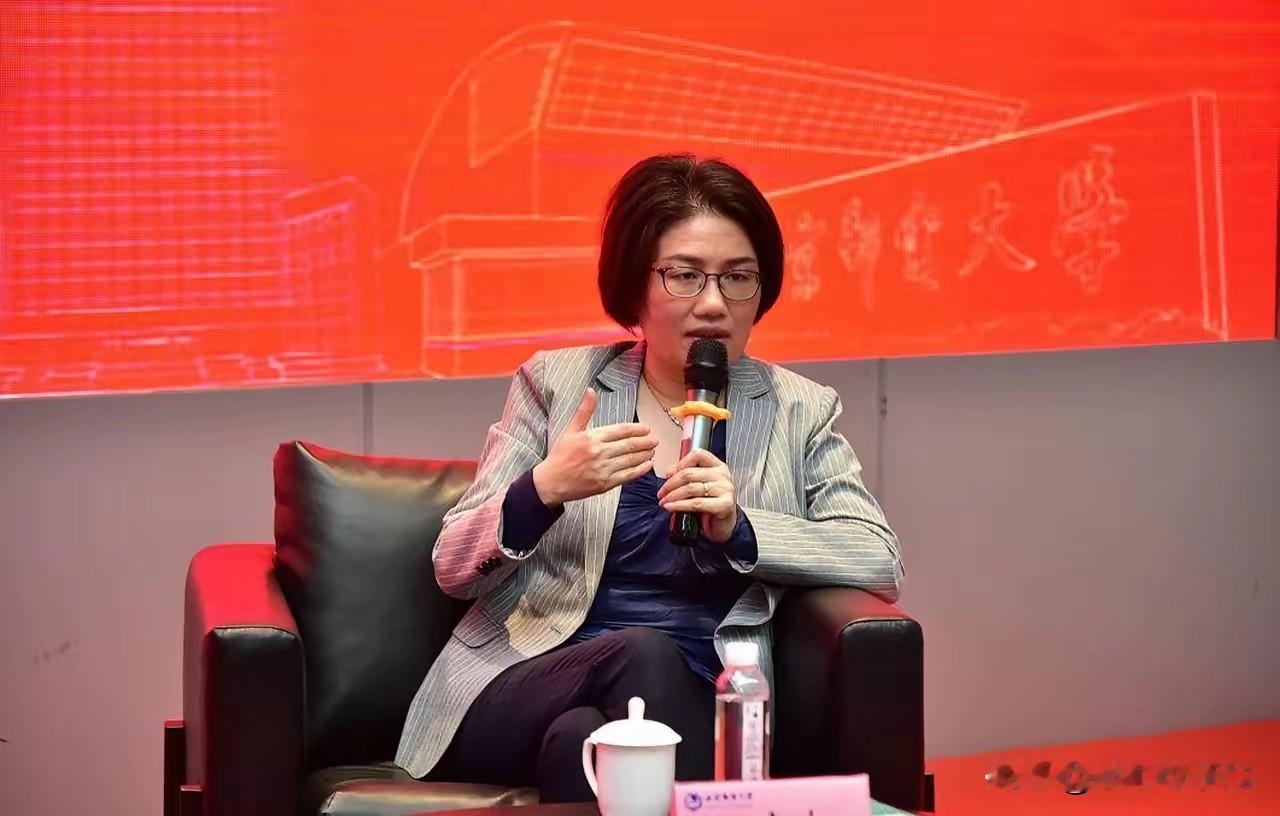 华为，半导体业务总裁何庭波说，这是我过了六年，交的答卷，只要方向是对的，慢一点也