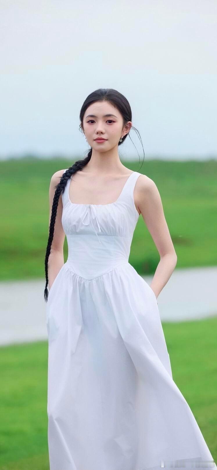 刘浩存湿地舞蹈直拍路透 大自然女儿这个称号我说累了😭 那个转圈，那个回眸，风都