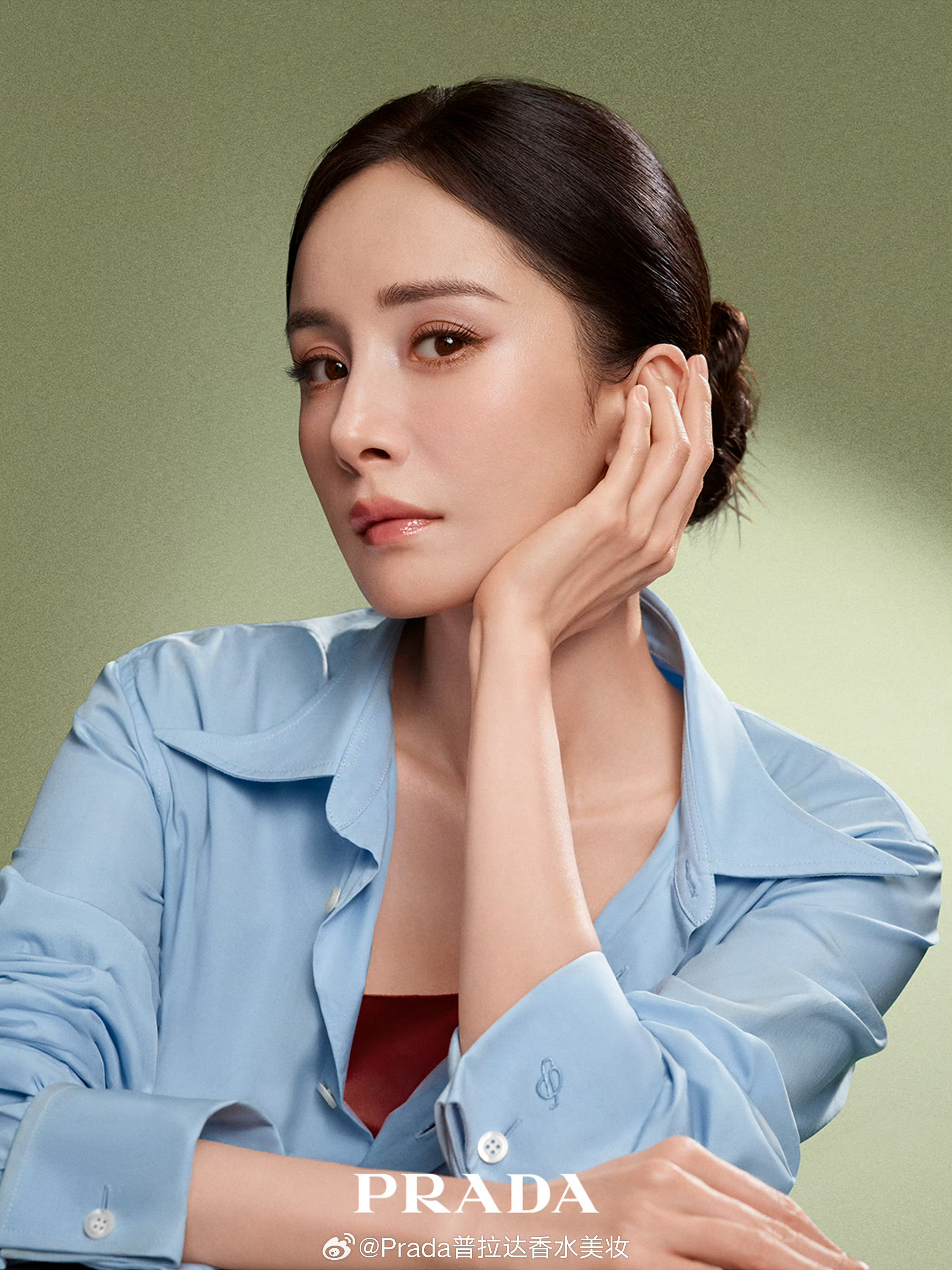 普拉达最严厉的母亲 