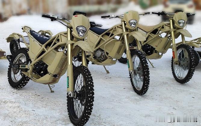 俄军现在是真发现了，T-14阿马塔坦克还不如电动摩托车，在战场上顶用！俄罗斯卡拉