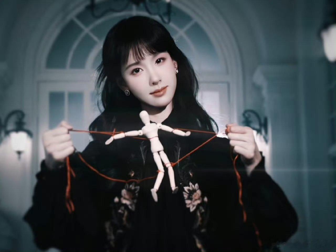 陈都灵白幼薇动态图！！这个今天也没变成玩偶呢你让我吃的很好！！！ 