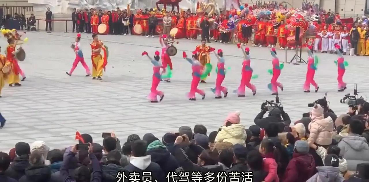 除夕夜，山东菏泽，一位41岁打铁花网红因一氧化碳中毒身亡，生活刚好转却酿成悲剧。