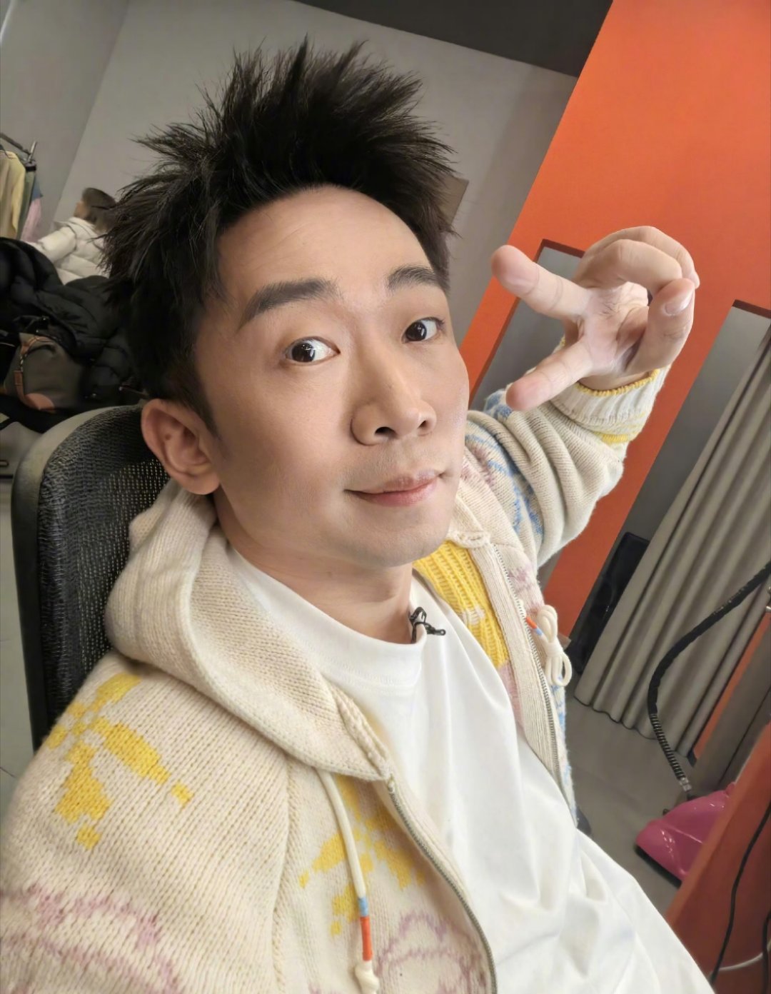 杨迪哥最近变帅了呦，我想说，多发自拍！帅！！！！