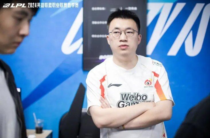 s13的xiaohu是不是把s亚国产中单这个荣誉含金量打下来了？[思考]犹记得s