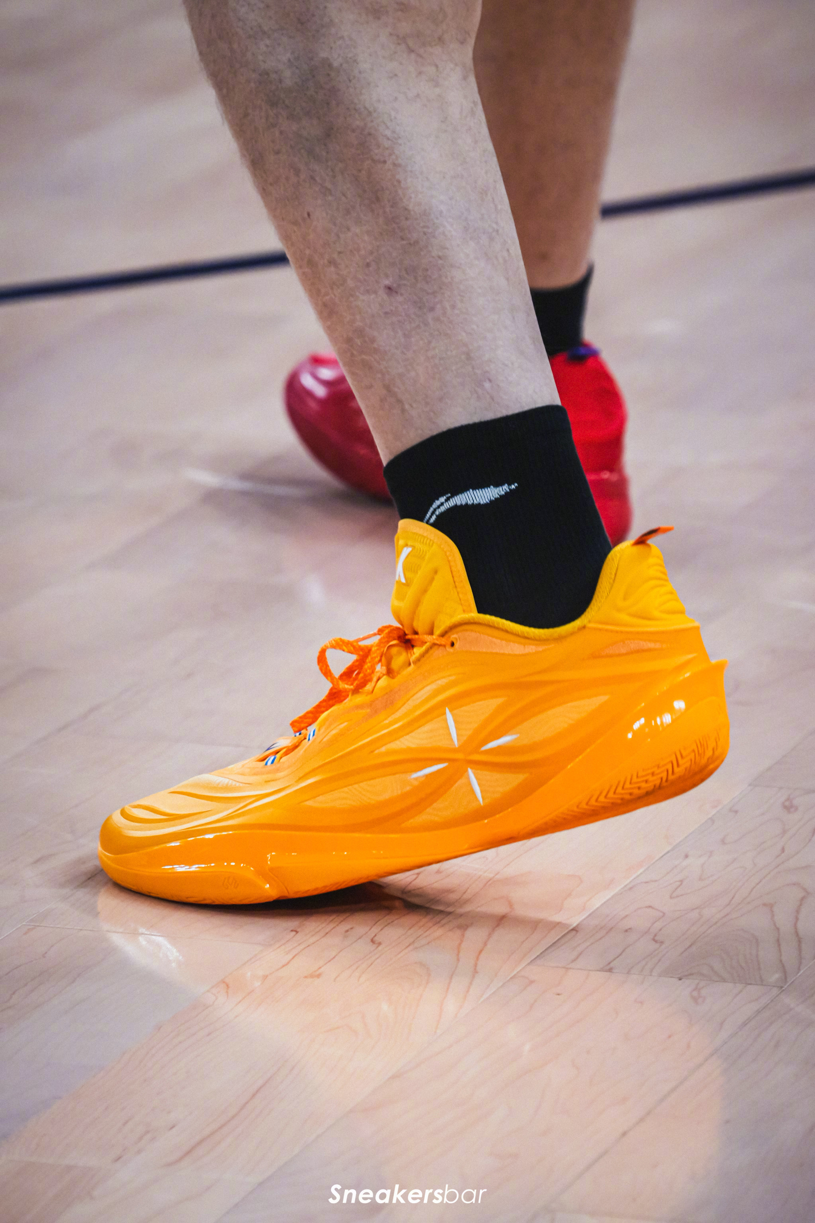 CBA鞋视角 · 洛夫顿 / 808 5 ULTRA V2 PE· 徐杰 / 音