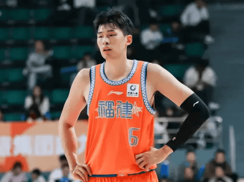 今晚宁波vs福建大名单：邹阳、皮特森出战，贝兹利在列