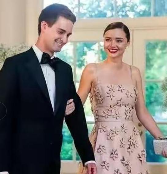 简直不敢信！一对美国夫妻干了件很多人觉得"傻到离谱"的事——他们自掏腰包，从催收