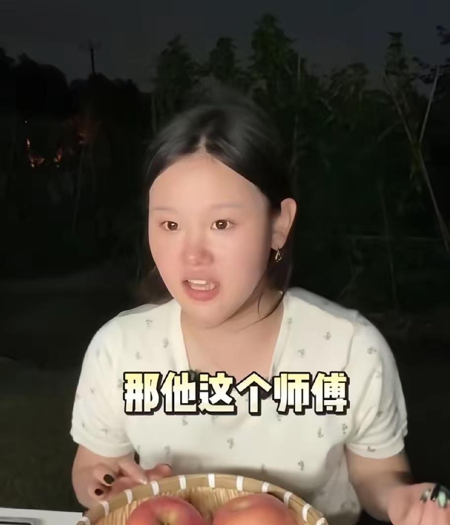 最近刷到张家齐直播的这段，我直接被这姑娘的通透劲儿戳中了！
有人追着问她为啥不跟
