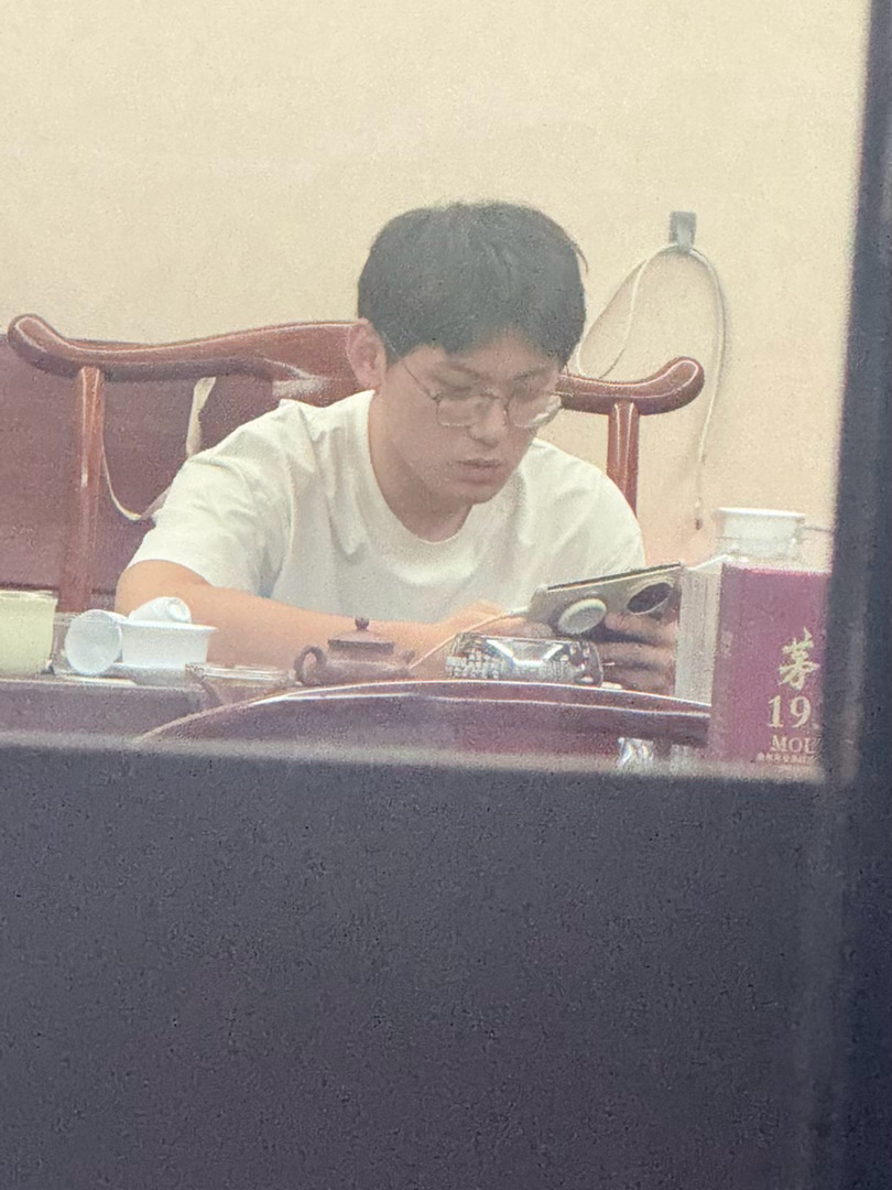 十几分钟过去了才发现我回家了 但没发现我自己一个人搬好了货又要走了