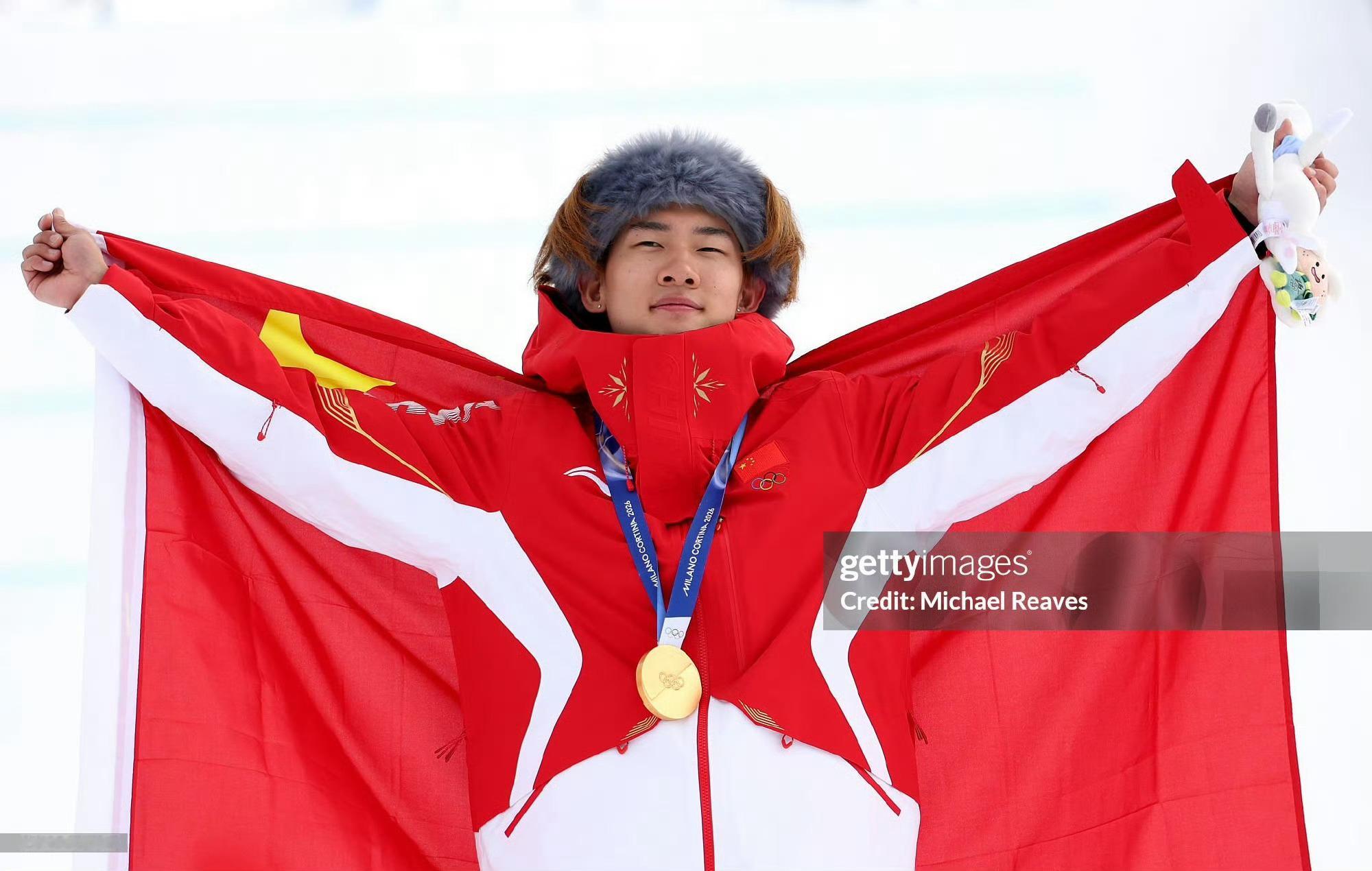 苏翊鸣呼吁HPV健康接力雪上腾空摘得米兰冬奥首金，以青春之力书写荣耀；健康守护不