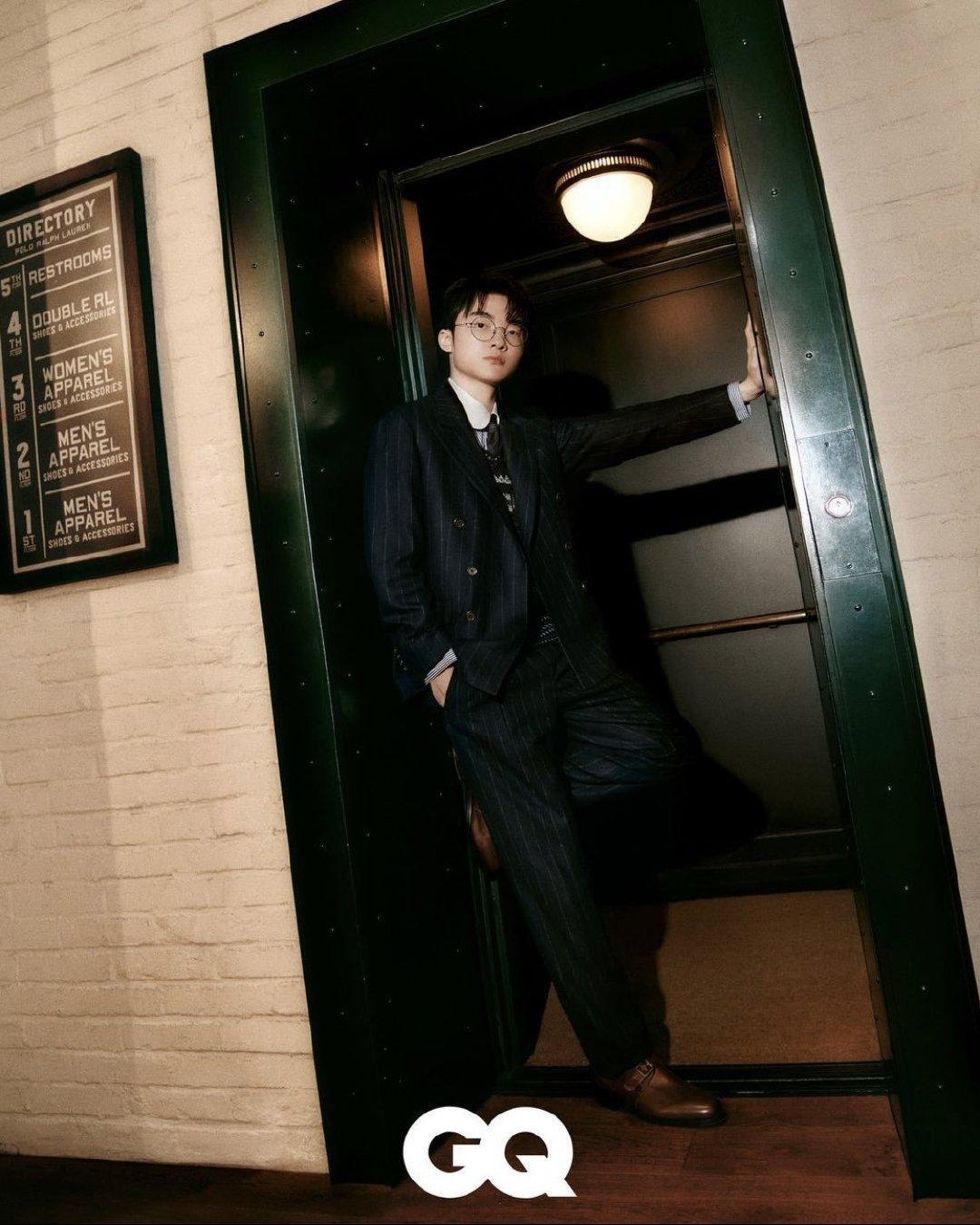 #faker# 李哥又一次登上韩国GQ杂志了！跟2023年的照片对比，一点都没有