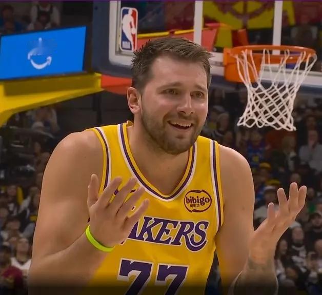 命运这个东西，也极为地奇怪。
湖人需要东契奇的强解题！
火箭需要杜兰特的组织攻击