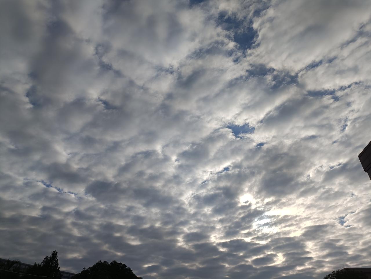 “桦加沙”将至，恐怖的云朵。
看这架势，非要虐待大地吗？