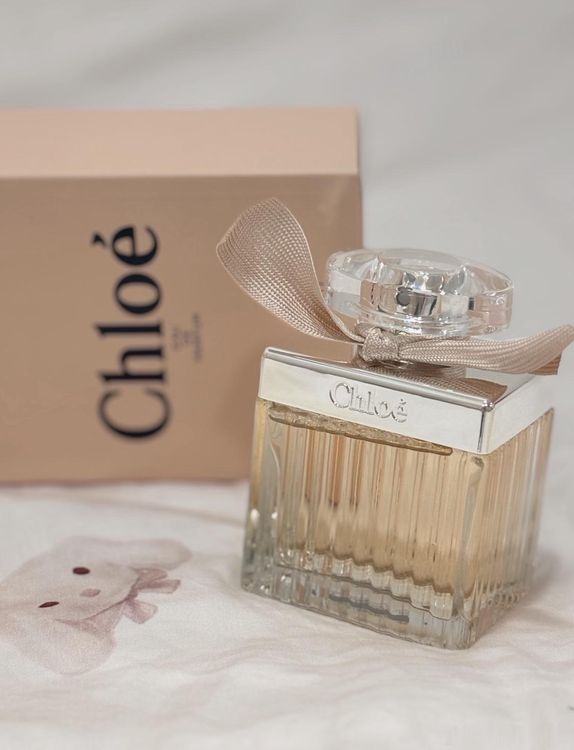 1月真的一定要奖励自己一点小确幸这是我在Walmart买的两瓶香水我本莫测是朋友