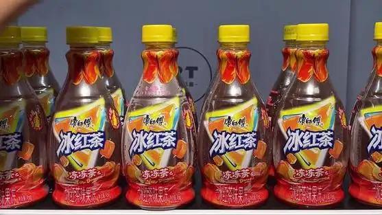 你印象里的冰红茶，是不是还停在流汗后猛灌半瓶的那个下午？醒醒吧，这瓶红黄色的国民